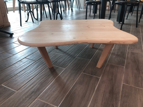 Table d'accueil magazine